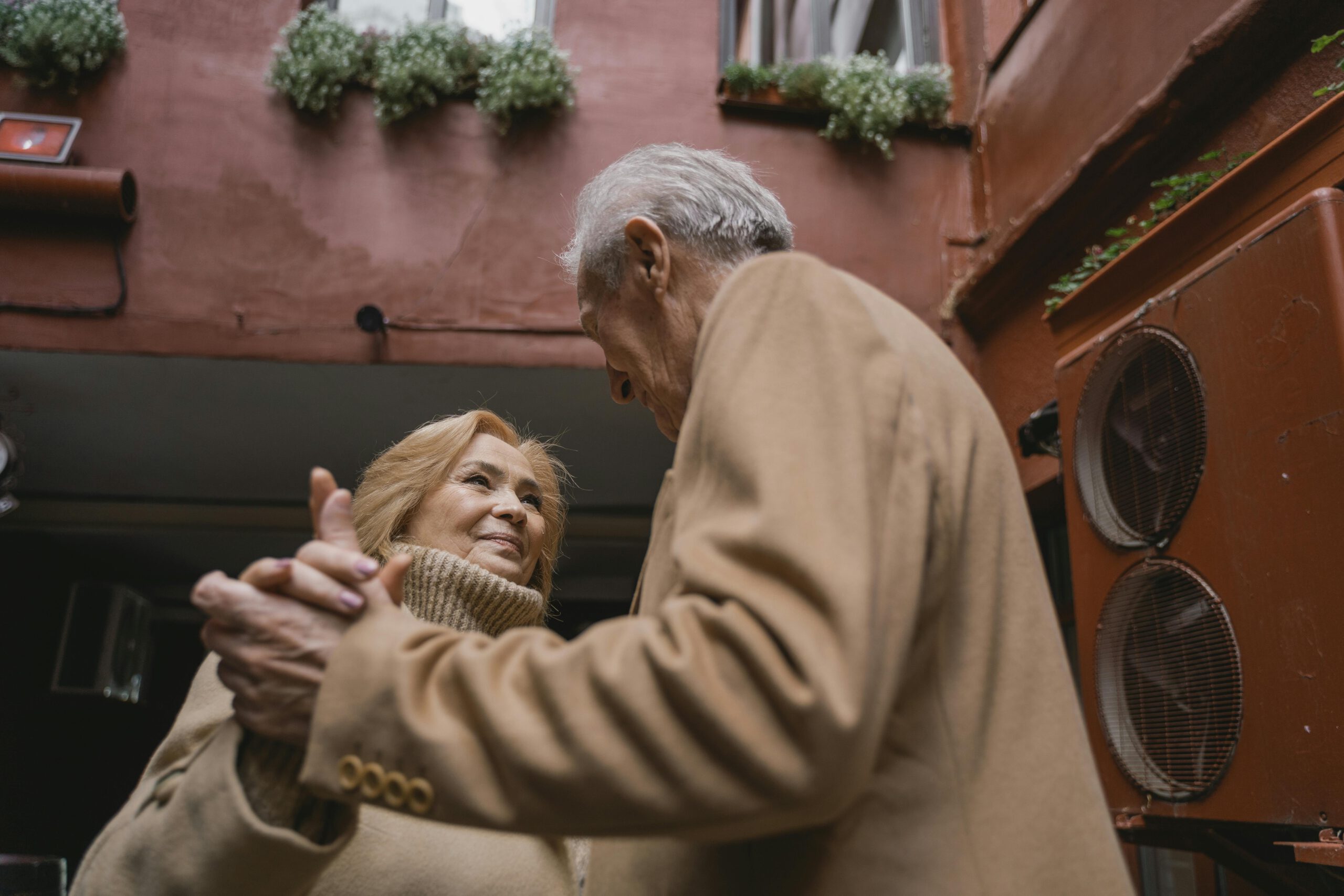 Entdecke die Geheimnisse der Liebe und Freundschaft 50+