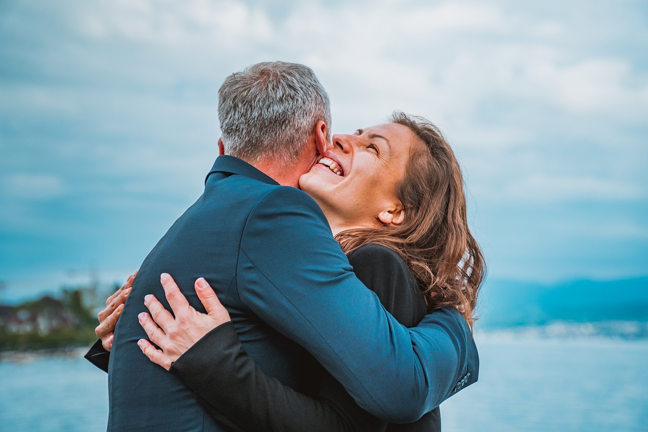 Die 2 Geheimnisse für ein unwiderstehliches Dating-Profil